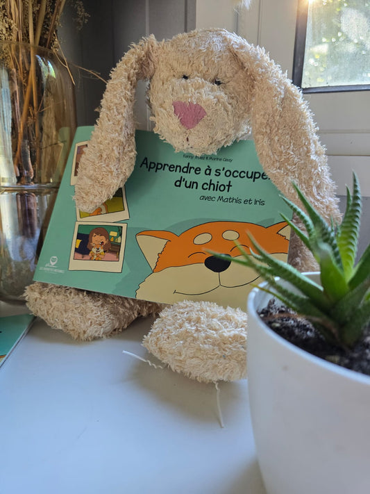 Apprendre à s'occuper d'un chiot avec Mathis et Iris!
